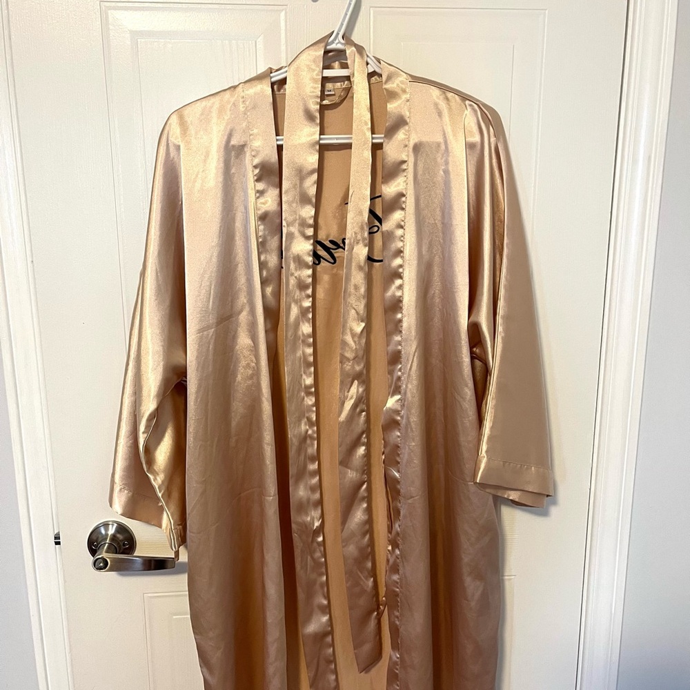 ✨BRIDE Satin Robe – Champagne Gold, Size M✨